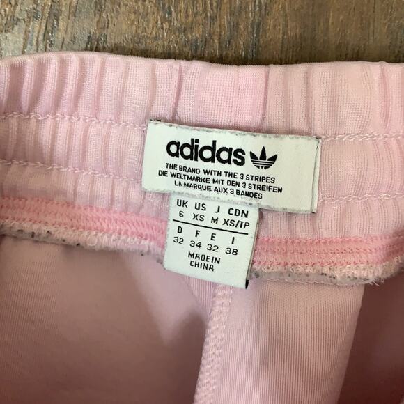 Adidas Pink Mauve Running Scuba Material Shorts - Picture 2 of 6